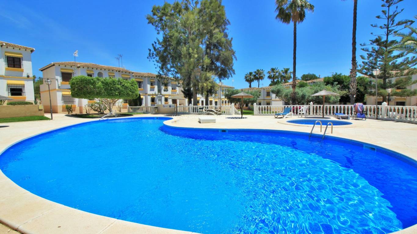 Resale - Apartment - Orihuela Costa - Villamartin