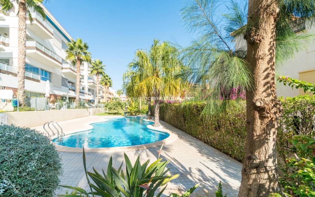 Resale - Apartment - Orihuela Costa - Villamartin