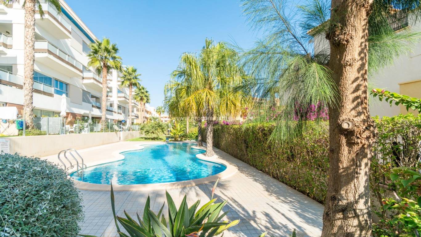 Resale - Apartment - Orihuela Costa - Villamartin