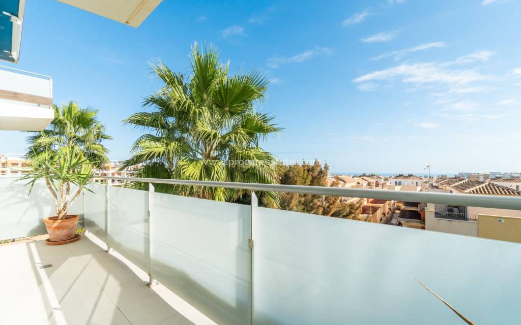 Resale - Apartment - Orihuela Costa - Villamartin