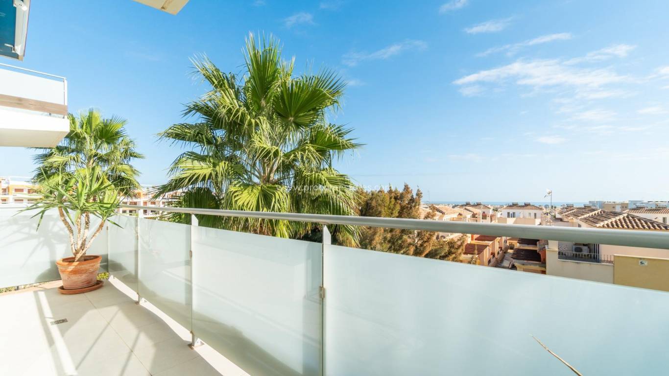 Resale - Apartment - Orihuela Costa - Villamartin