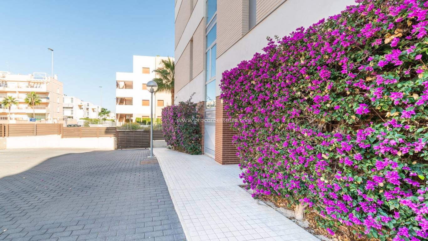 Resale - Apartment - Orihuela Costa - Villamartin