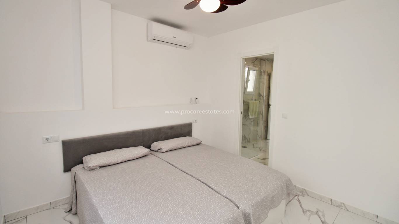 Resale - Apartment - Orihuela Costa - Villamartin