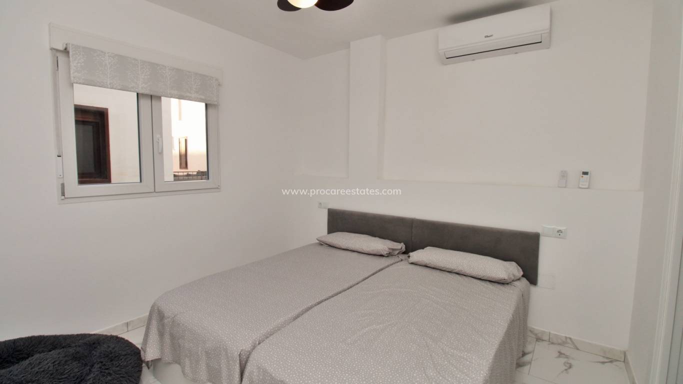 Resale - Apartment - Orihuela Costa - Villamartin