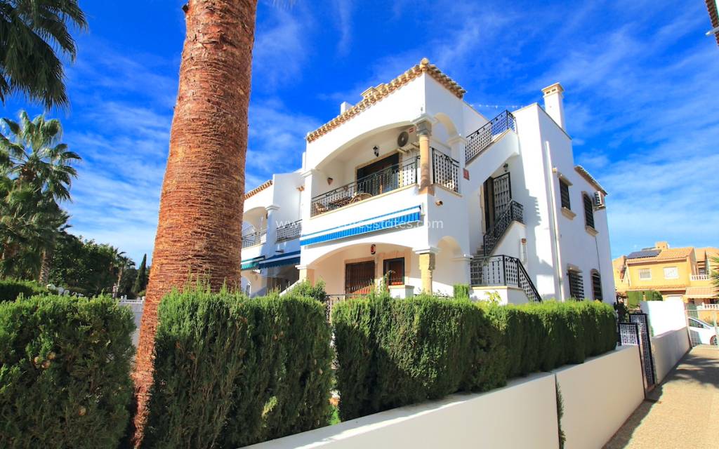 Resale - Apartment - Orihuela Costa - Villamartin