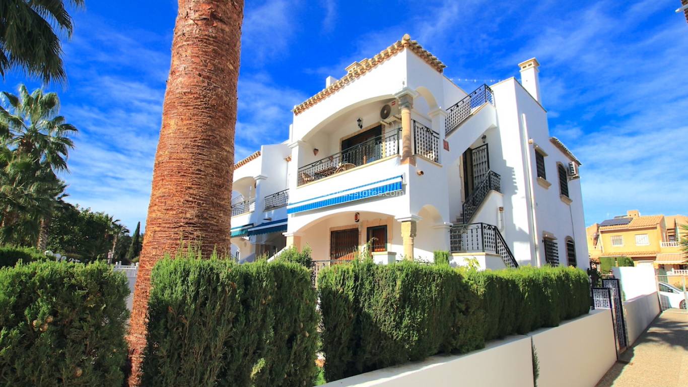 Resale - Apartment - Orihuela Costa - Villamartin