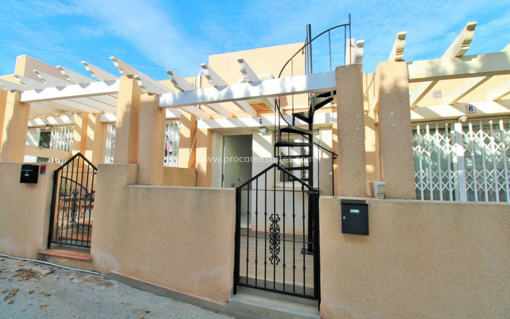 Resale - Apartment - Orihuela Costa - Villamartin