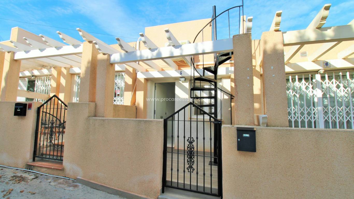 Resale - Apartment - Orihuela Costa - Villamartin