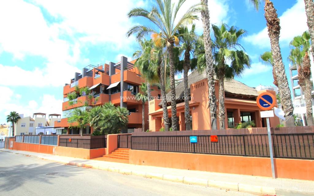 Resale - Apartment - Orihuela Costa - Villamartin