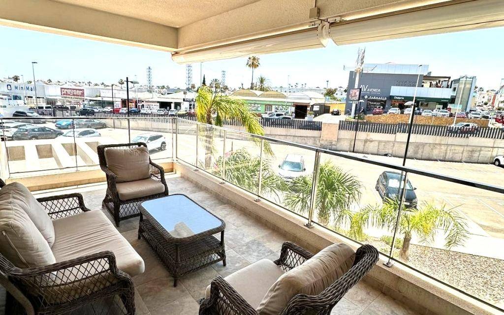 Resale - Apartment - Orihuela Costa - Villamartin