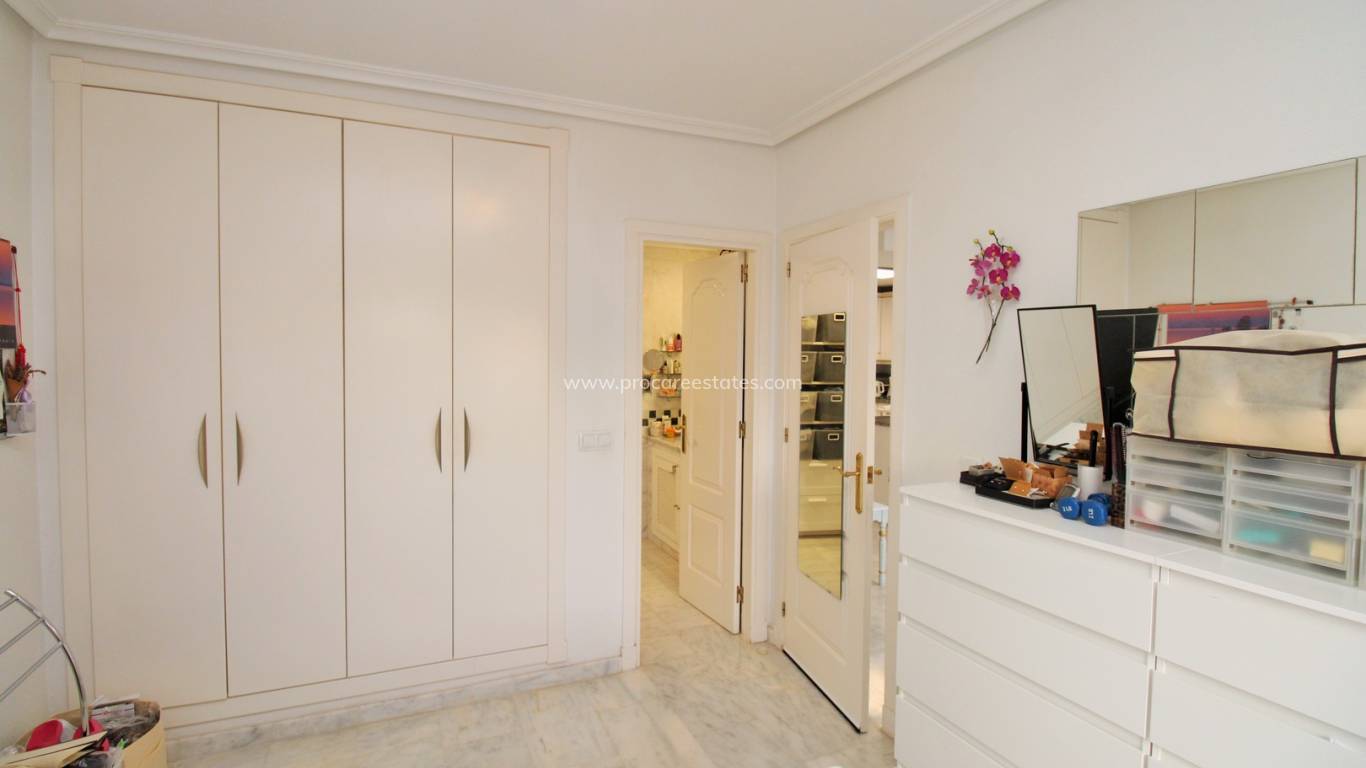 Resale - Apartment - Orihuela Costa - Villamartin