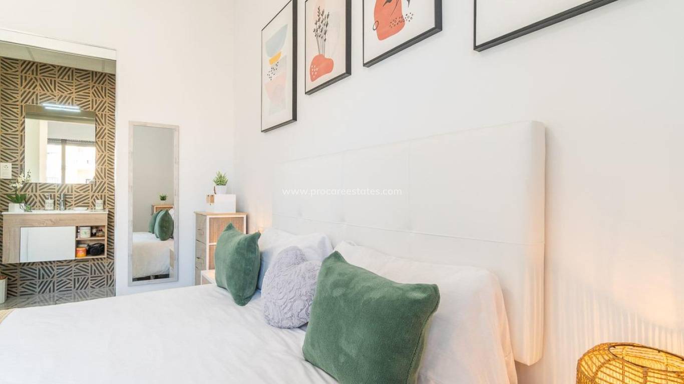 Resale - Apartment - Orihuela Costa - Villamartin