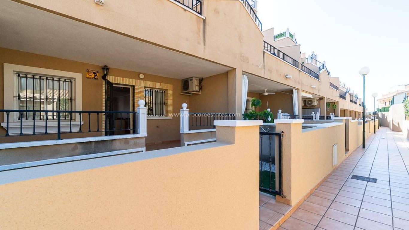 Resale - Apartment - Orihuela Costa - Villamartin