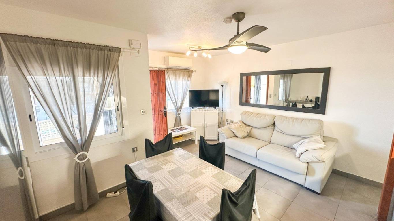 Resale - Apartment - Orihuela Costa - Villamartin