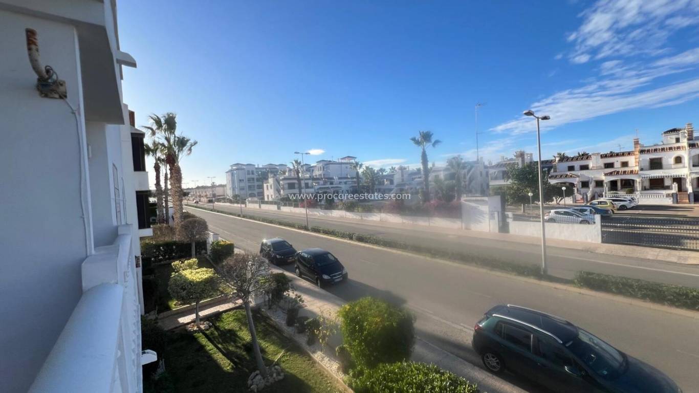 Resale - Apartment - Orihuela Costa - Villamartin