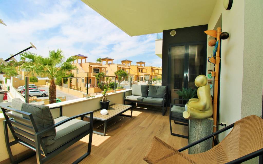 Resale - Apartment - Orihuela Costa - Villamartin