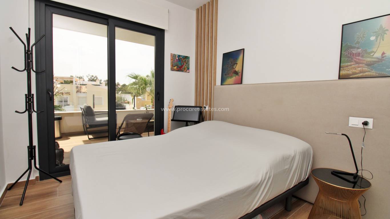 Resale - Apartment - Orihuela Costa - Villamartin