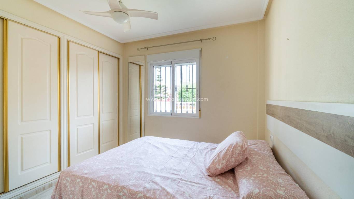 Resale - Apartment - Orihuela Costa - Villamartin
