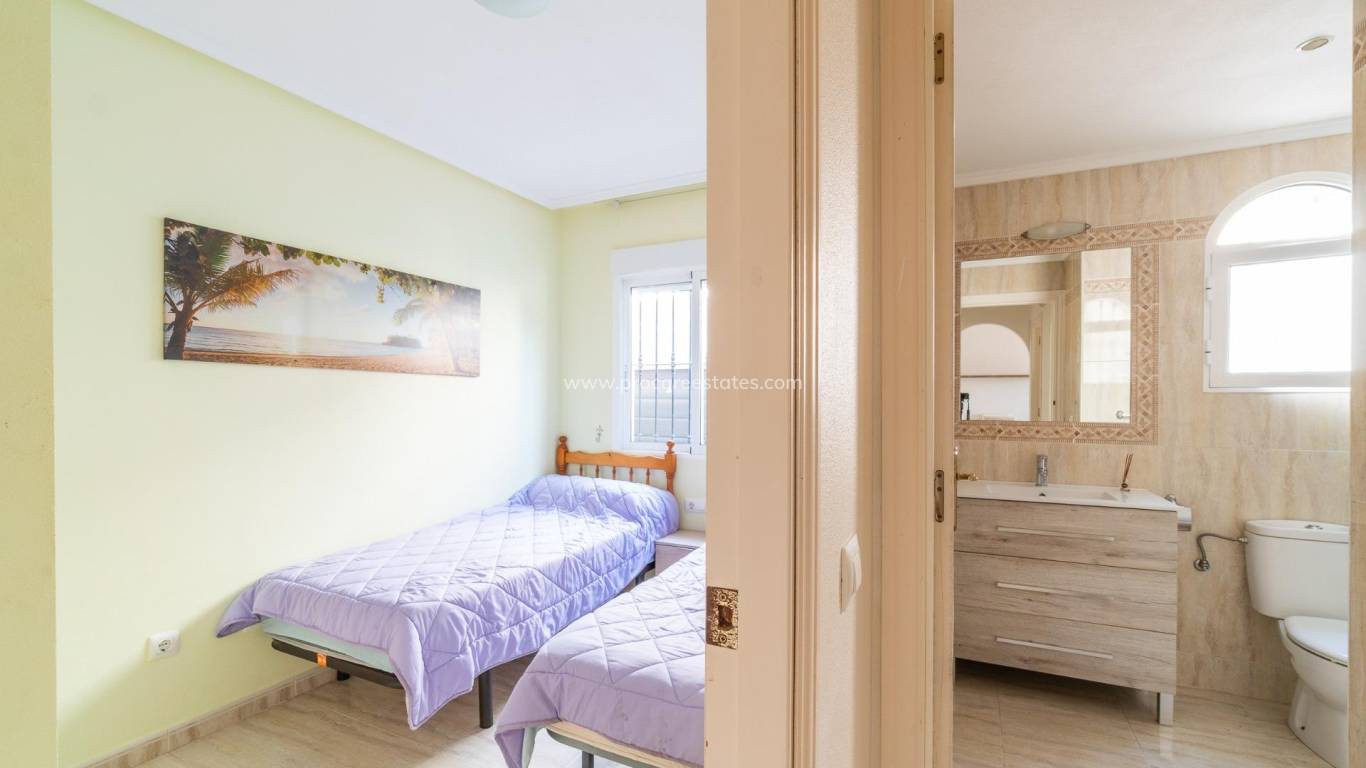 Resale - Apartment - Orihuela Costa - Villamartin