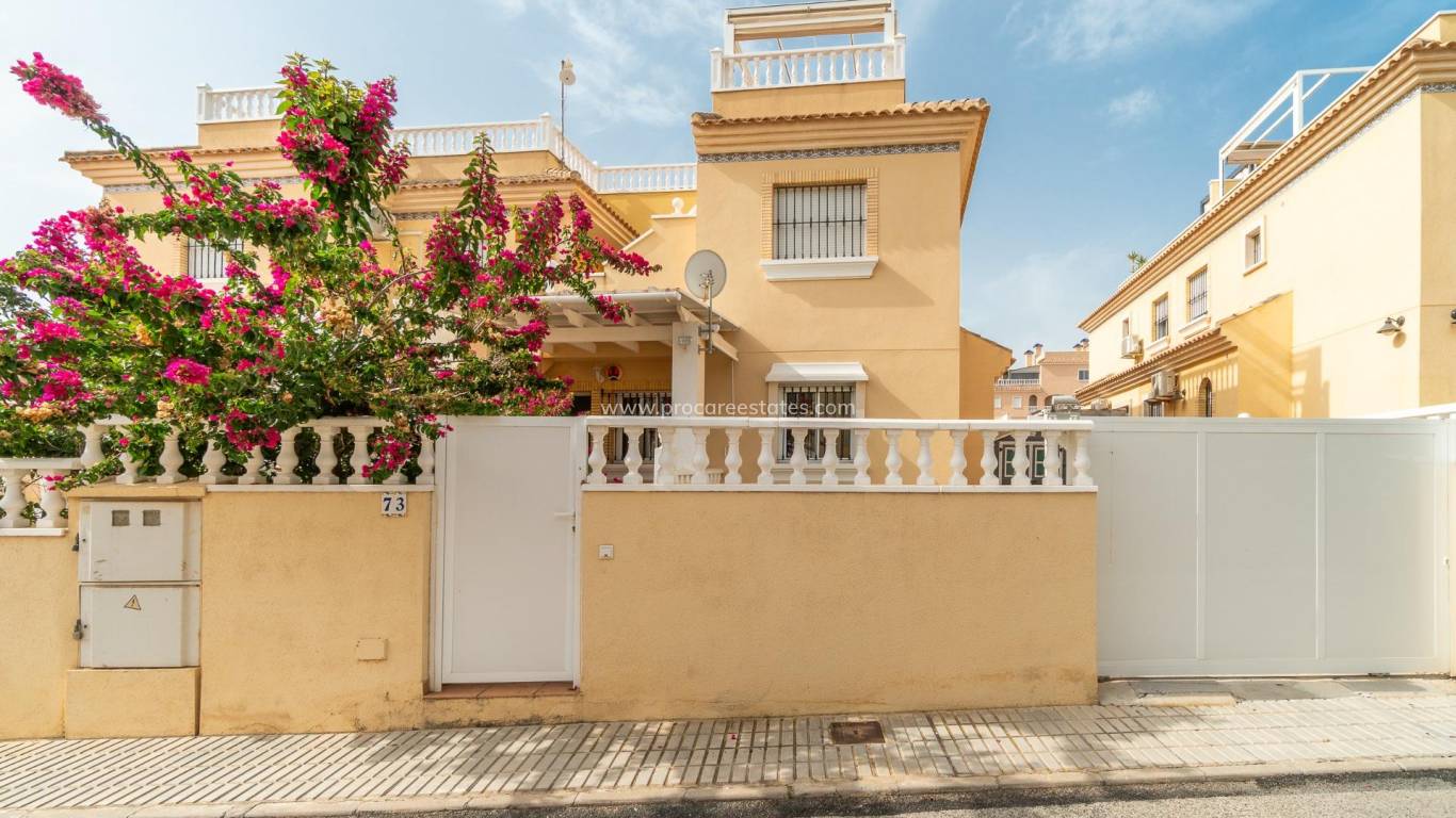 Resale - Apartment - Orihuela Costa - Villamartin