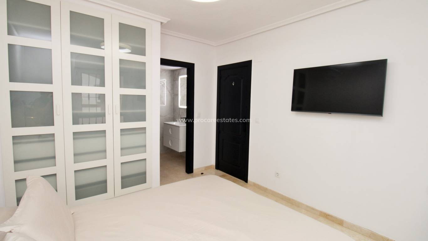 Resale - Apartment - Orihuela Costa - Villamartin