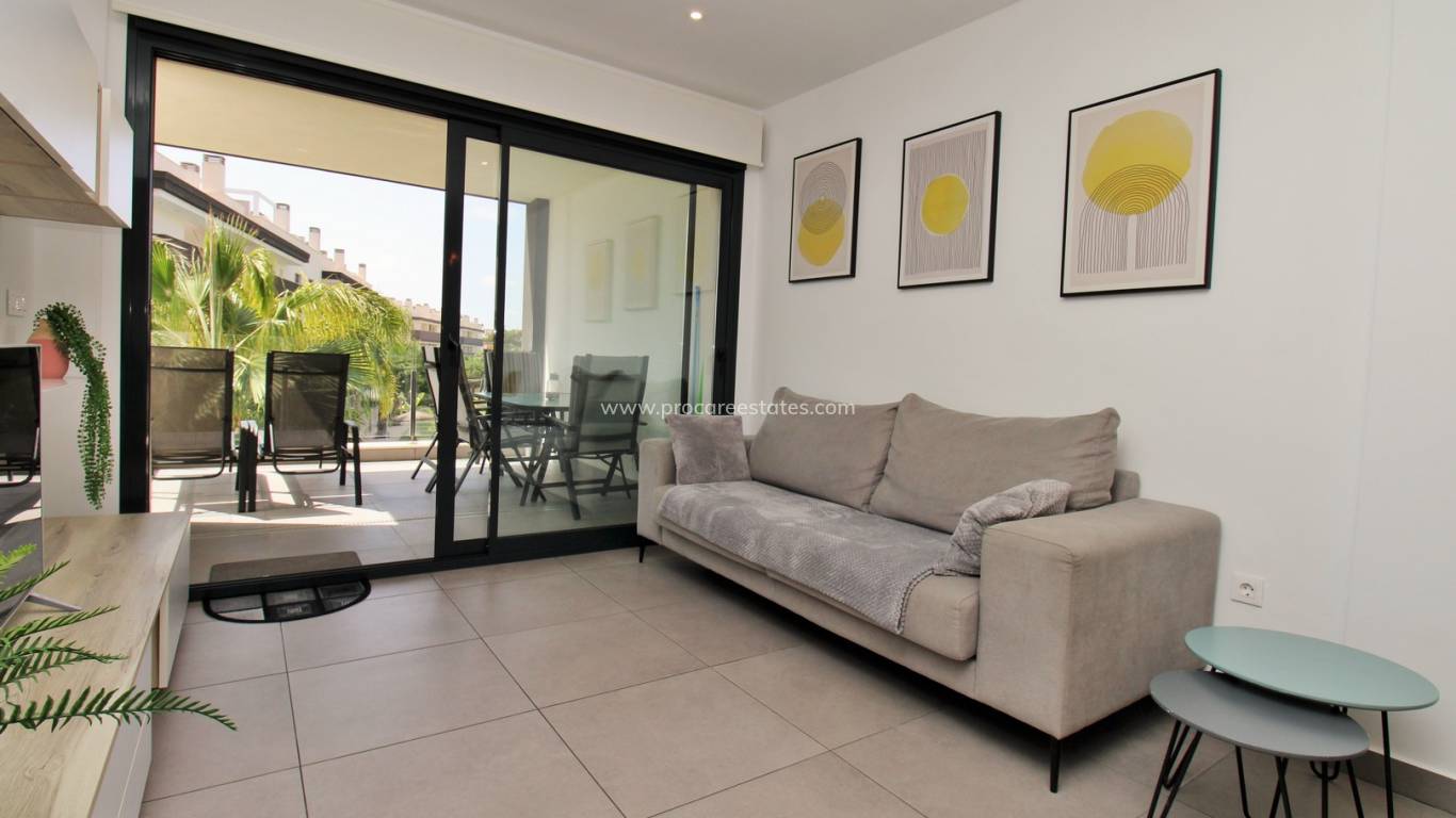 Resale - Apartment - Orihuela Costa - Villamartin