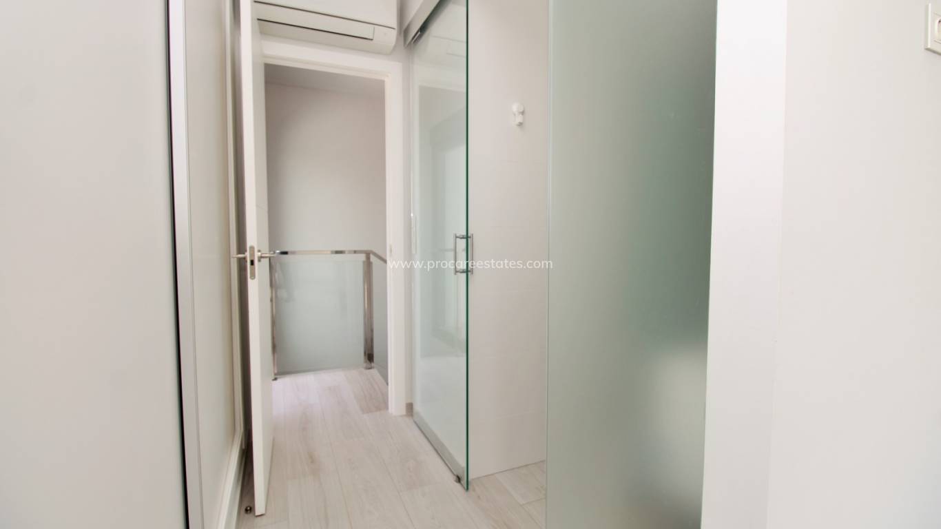 Resale - Apartment - Orihuela Costa - Villamartin