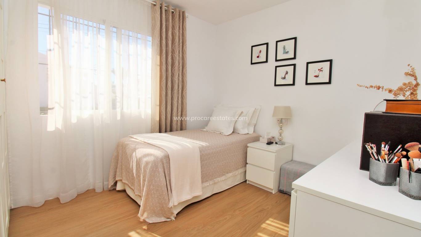 Resale - Apartment - Orihuela Costa - Villamartin
