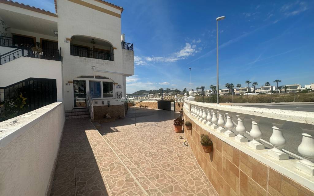 Resale - Apartment - Orihuela - Vistabella Golf