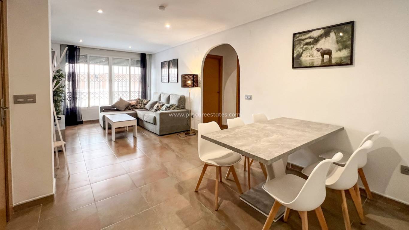 Resale - Apartment - Playa Del Cura - Torrevieja
