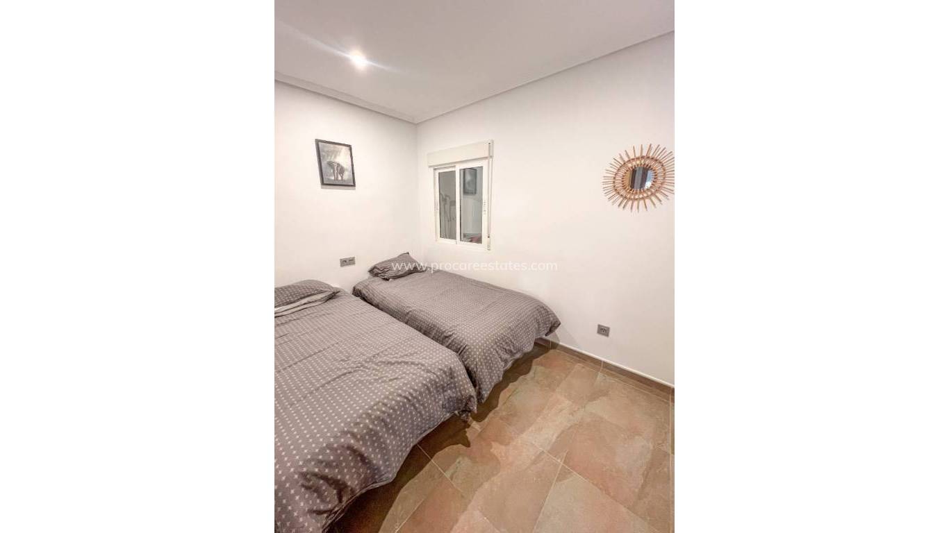 Resale - Apartment - Playa Del Cura - Torrevieja