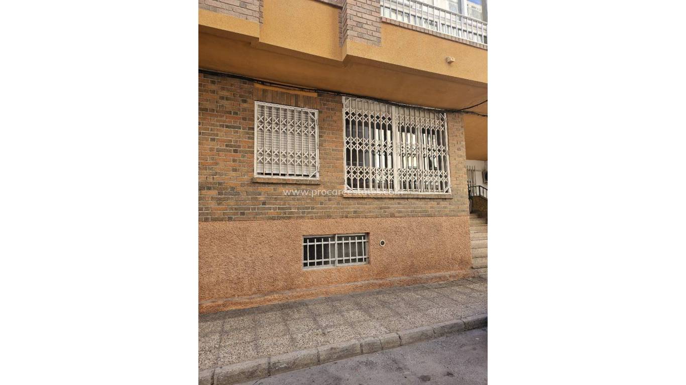 Resale - Apartment - Playa Del Cura - Torrevieja