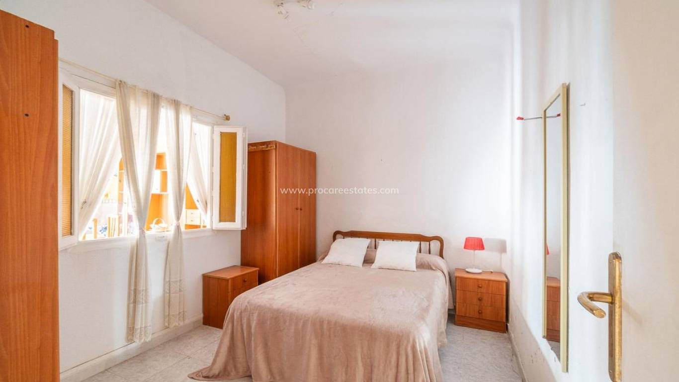 Resale - Apartment - Torrevieja - Acequion