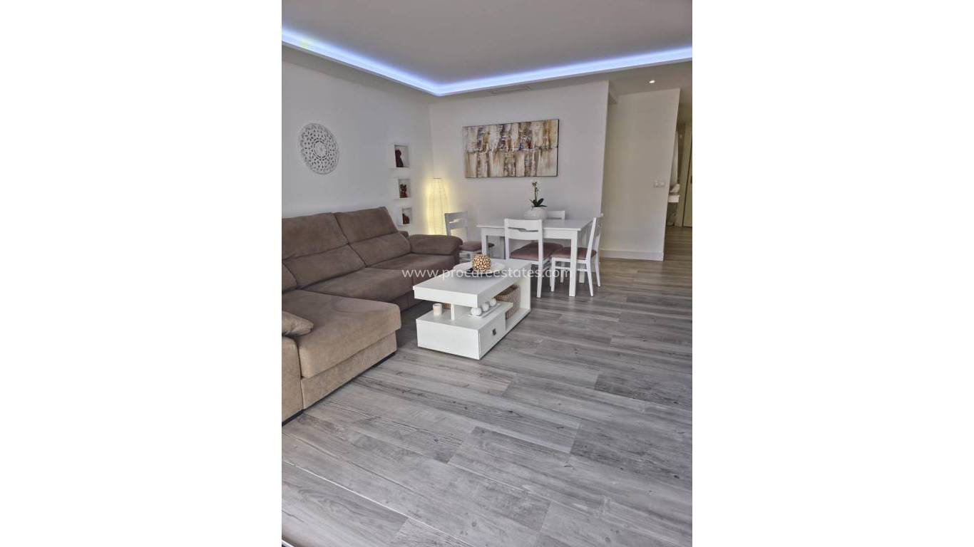 Resale - Apartment - Torrevieja - Acequion