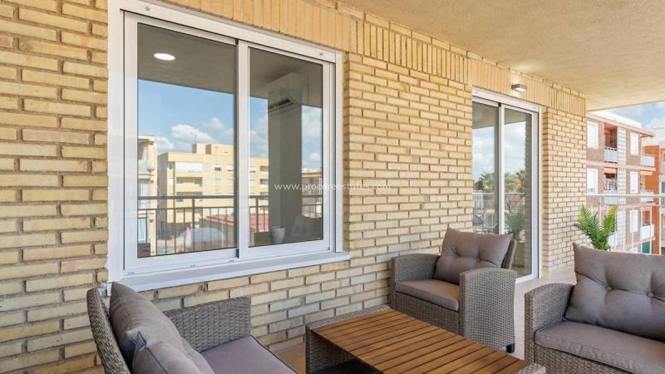 Resale - Apartment - Torrevieja - Acequion