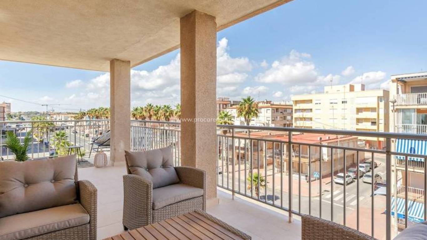 Resale - Apartment - Torrevieja - Acequion