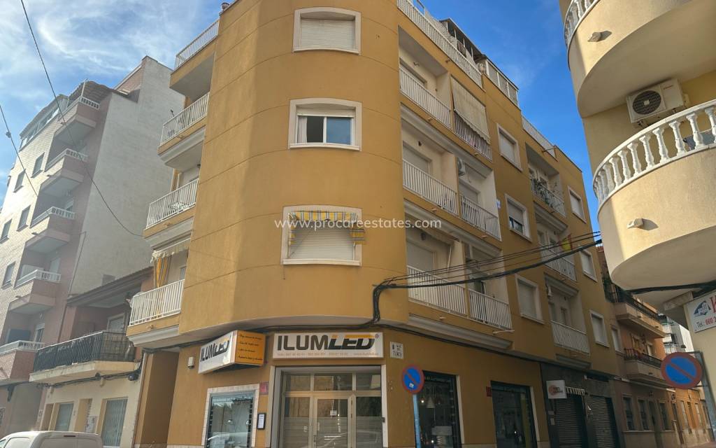 Resale - Apartment - Torrevieja - Acequion