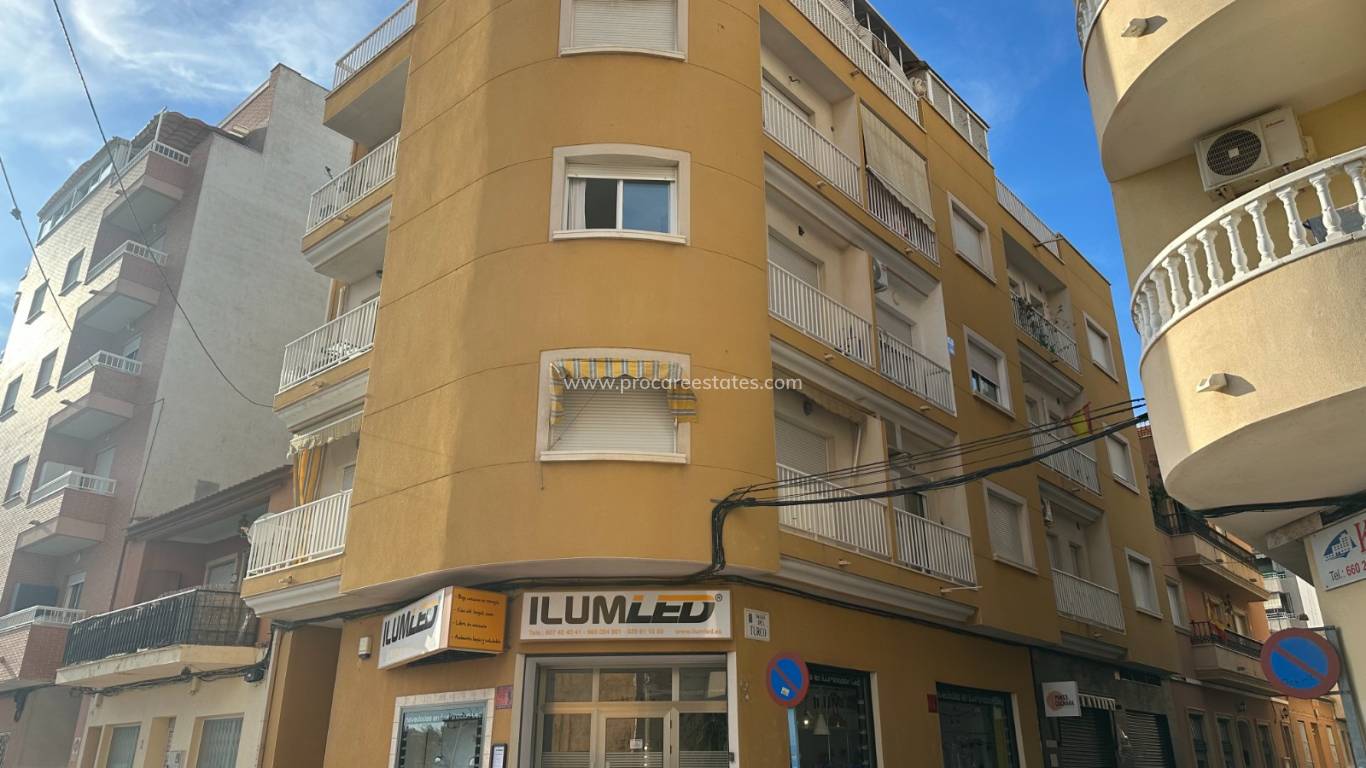 Resale - Apartment - Torrevieja - Acequion