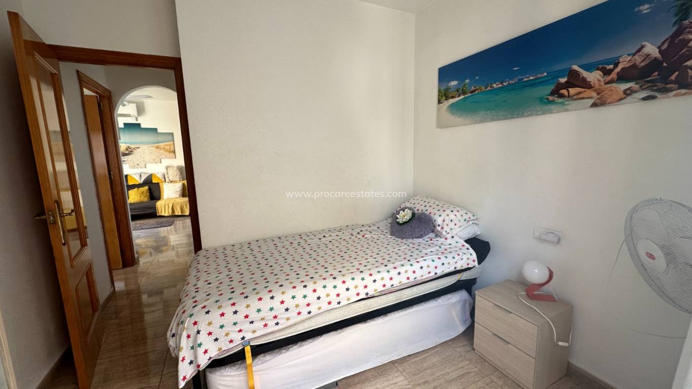 Resale - Apartment - Torrevieja - Acequion