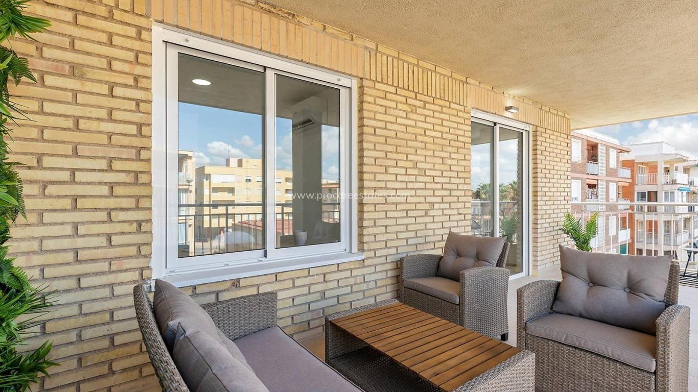 Resale - Apartment - Torrevieja - Acequion