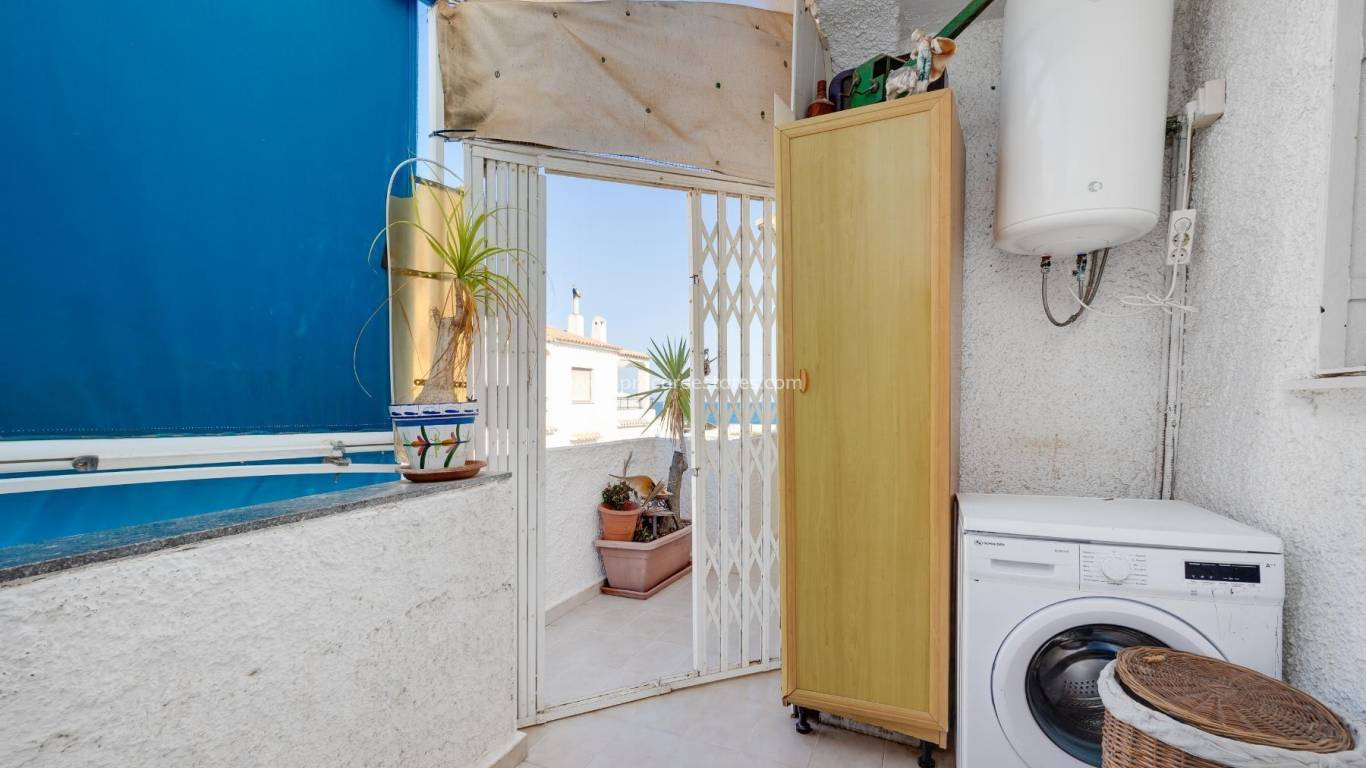 Resale - Apartment - Torrevieja - Acequion