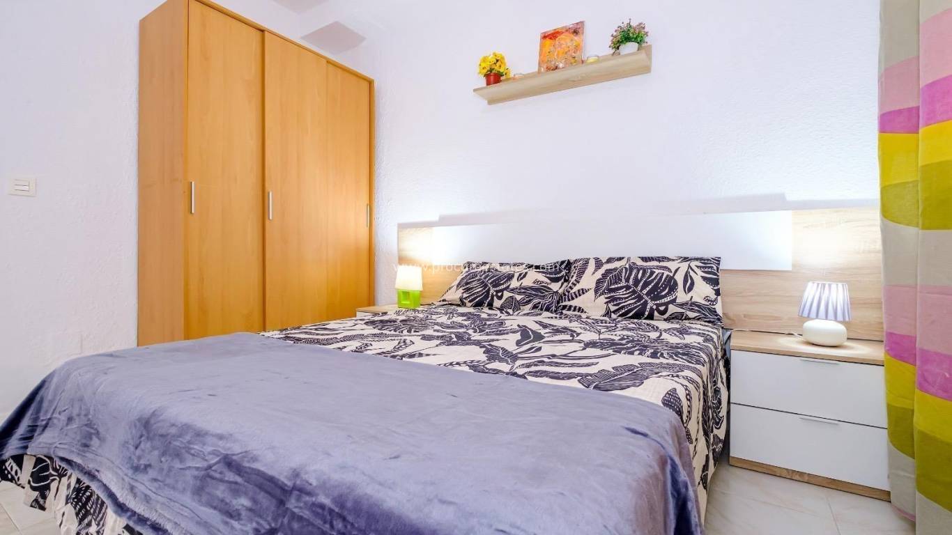 Resale - Apartment - Torrevieja - Acequion