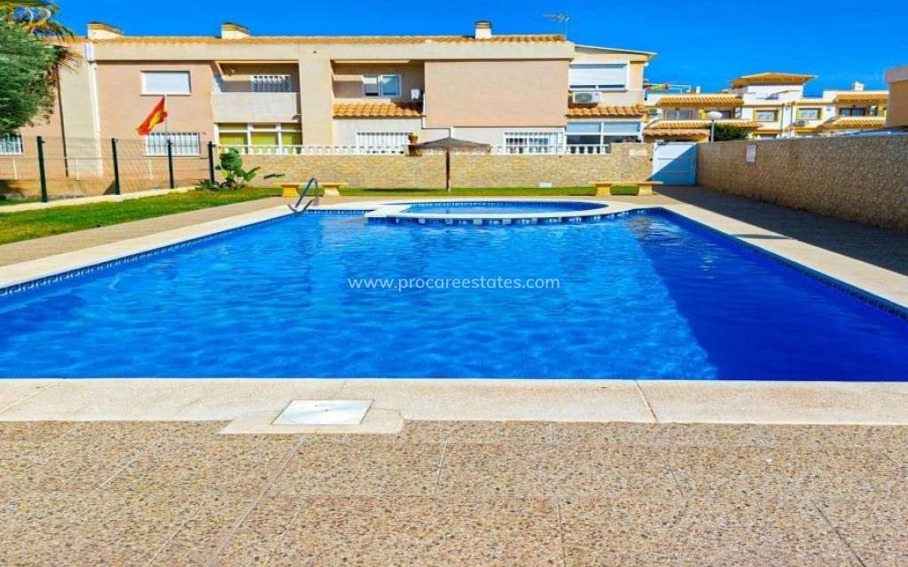 Resale - Apartment - Torrevieja - Acequion