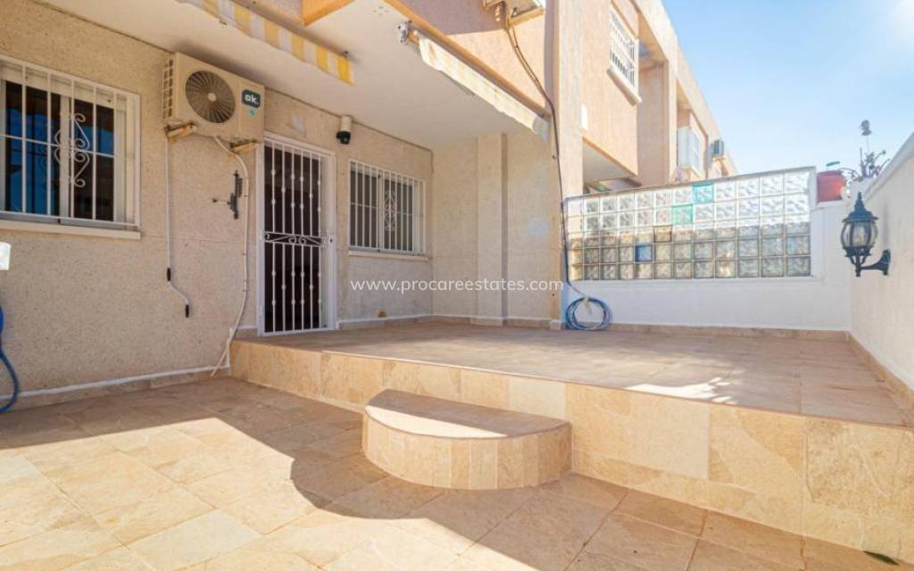 Resale - Apartment - Torrevieja - Acequion