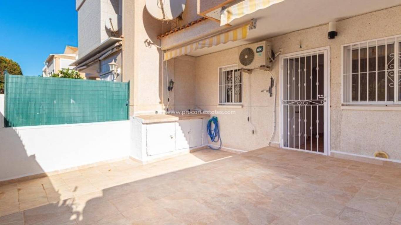 Resale - Apartment - Torrevieja - Acequion