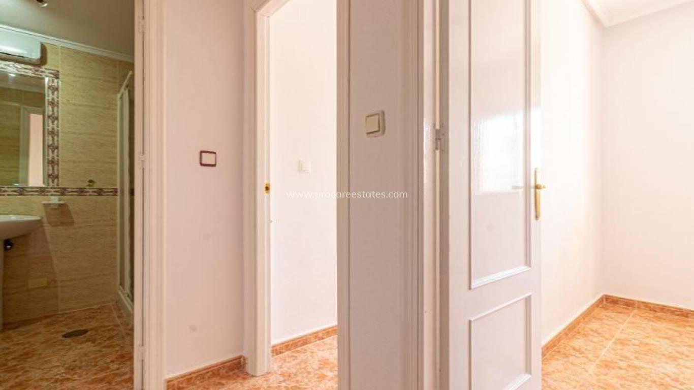 Resale - Apartment - Torrevieja - Acequion