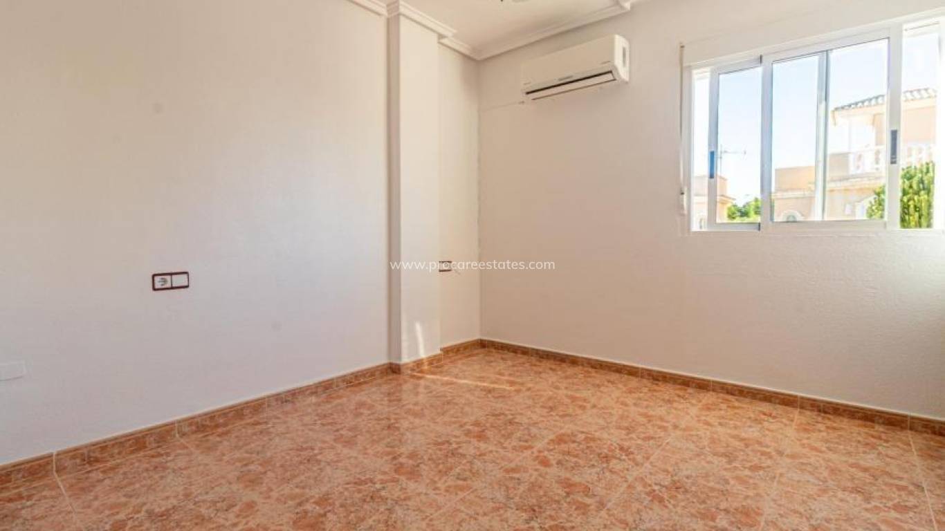 Resale - Apartment - Torrevieja - Acequion