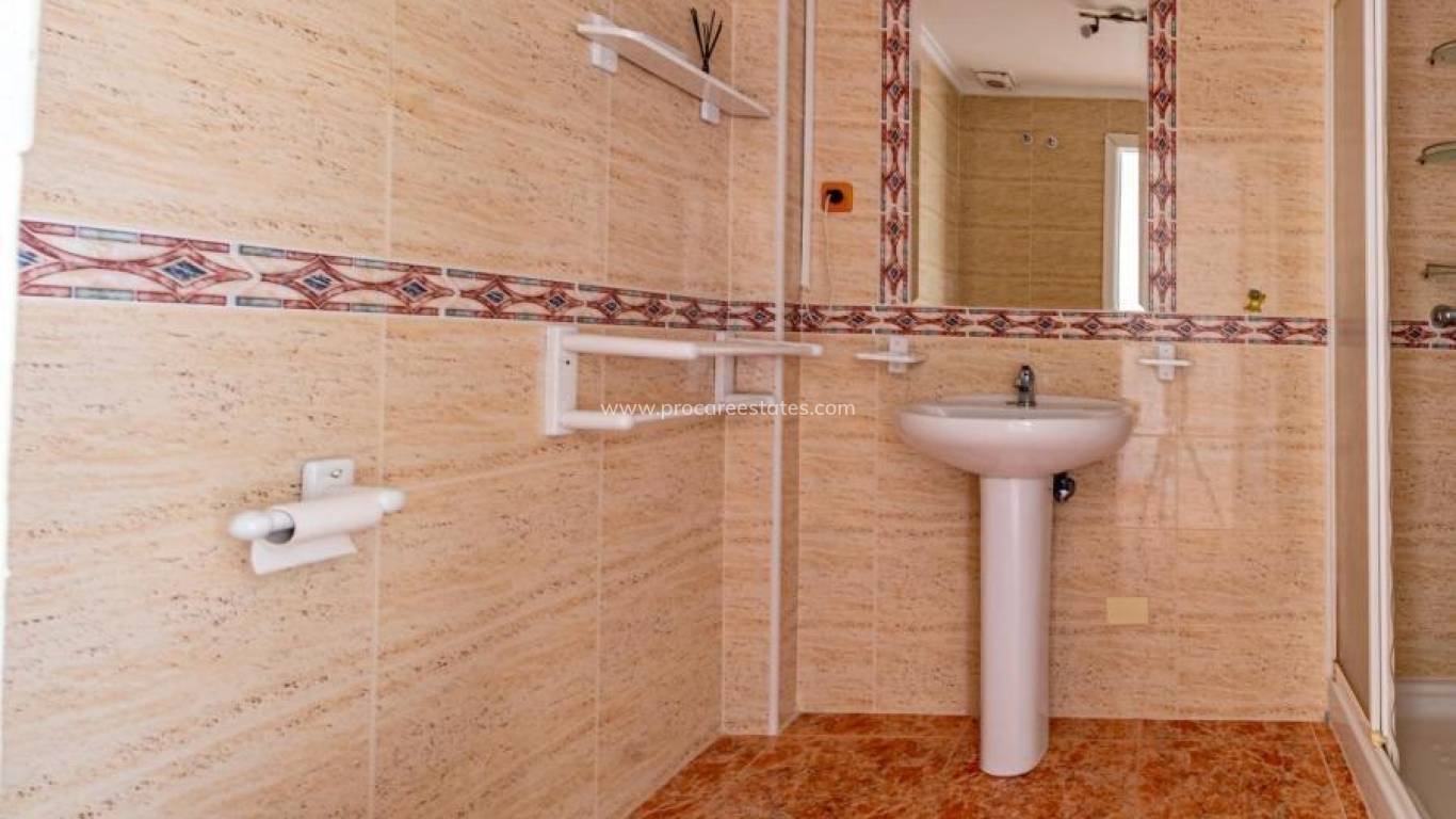 Resale - Apartment - Torrevieja - Acequion