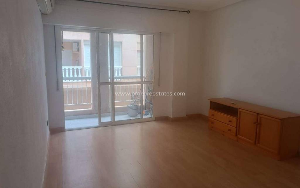 Resale - Apartment - Torrevieja - Acequion