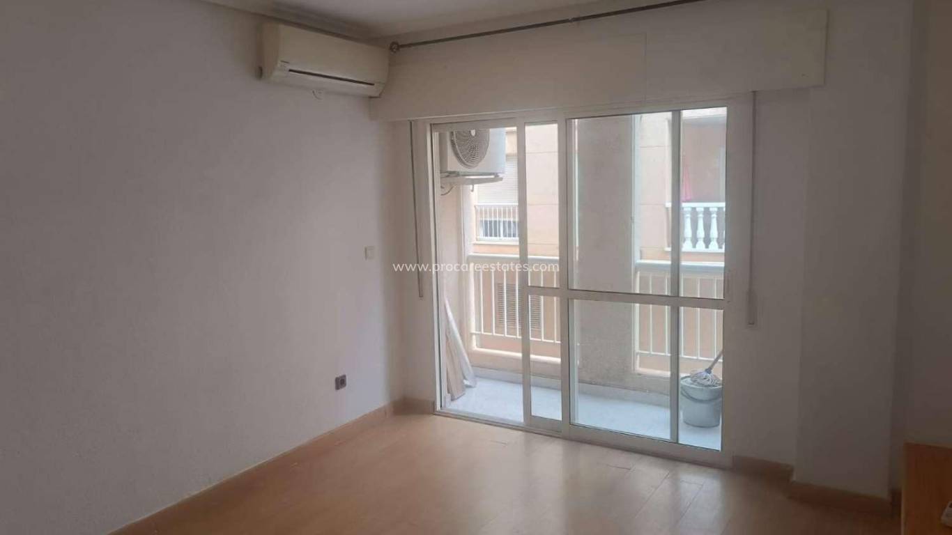 Resale - Apartment - Torrevieja - Acequion